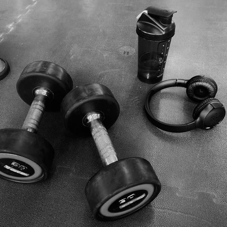 <p><strong>Fitness</strong></p>